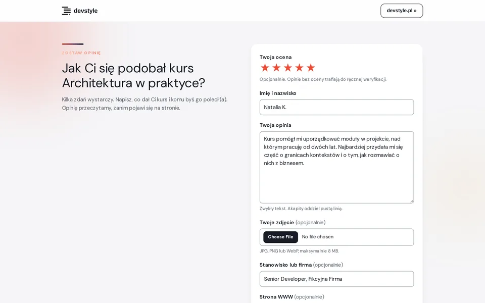 Formularz opinii devstimonials z oceną w gwiazdkach, polem na treść i zdjęcie