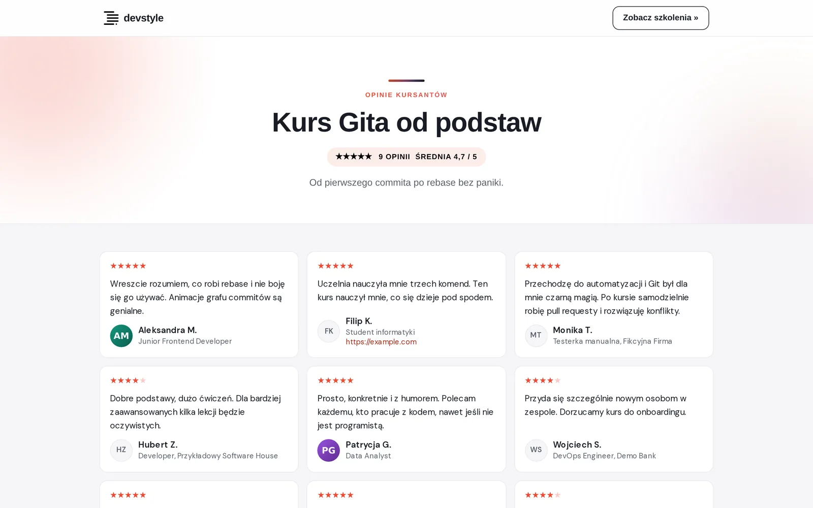 Publiczna strona opinii devstimonials: nagłówek z liczbą opinii i średnią oceną, a pod nim siatka kart z opiniami kursantów